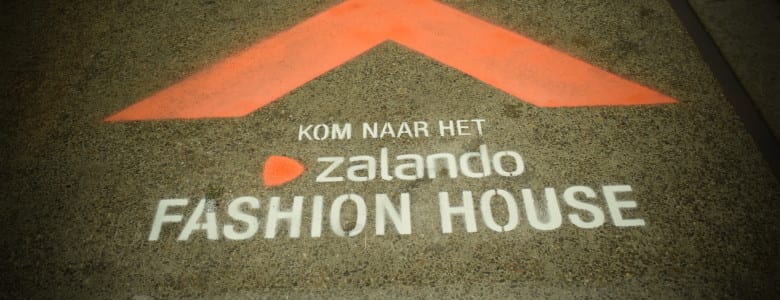 krijt graffiti op beton van zalando