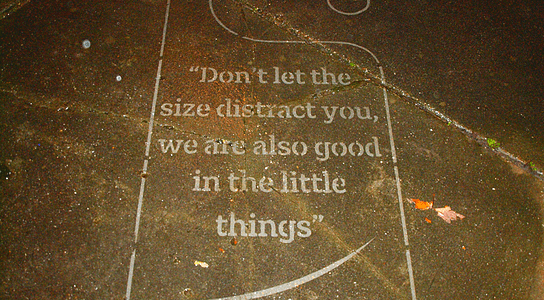 novotel amsterdam met reverse graffiti
