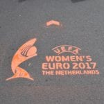 EK voetbal voor vrouwen tijdelijke krijt graffiti
