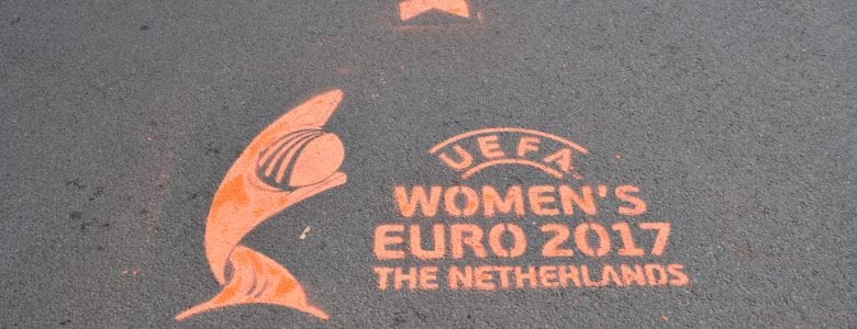EK voetbal voor vrouwen tijdelijke krijt graffiti